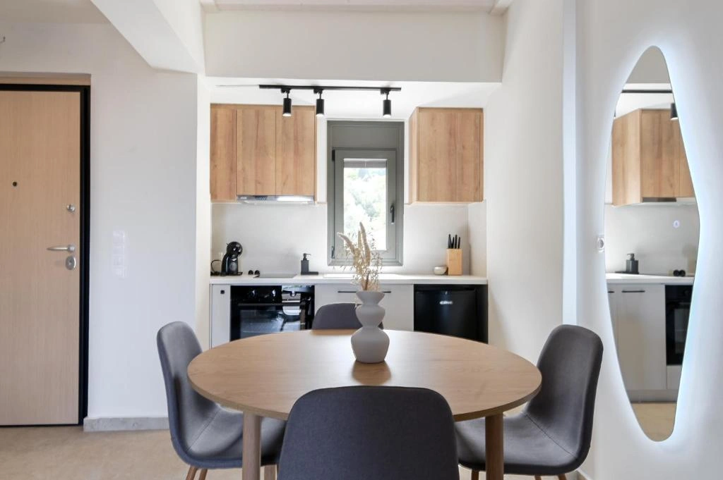 Suite 7 - Gallery 23